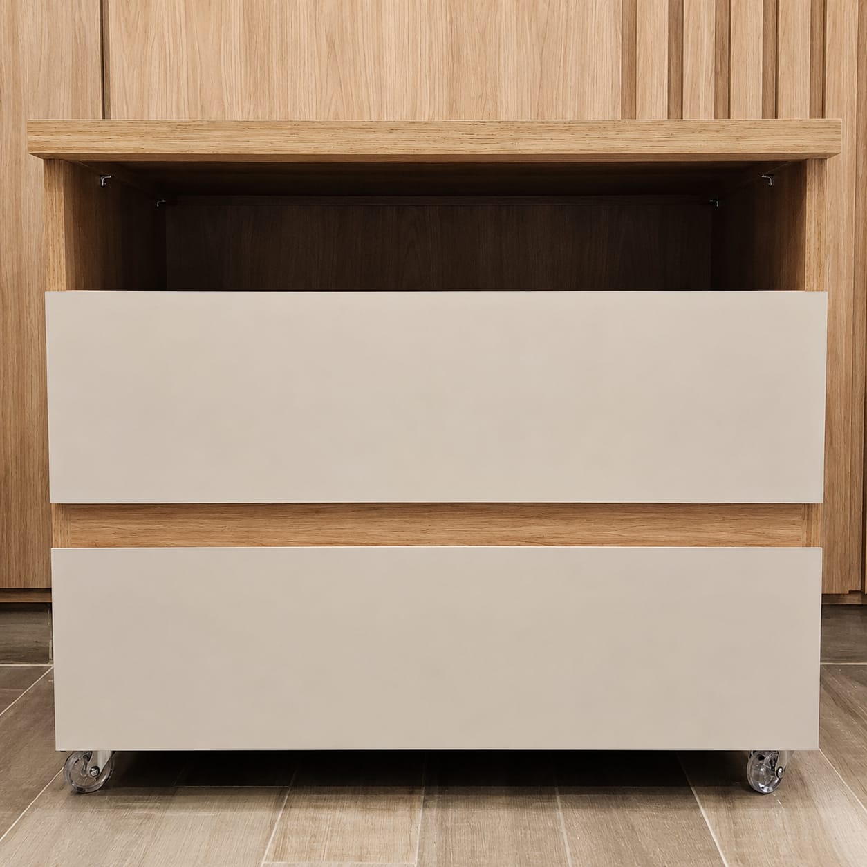 Movel modular em madeira natural com gavetas claras e rodizios